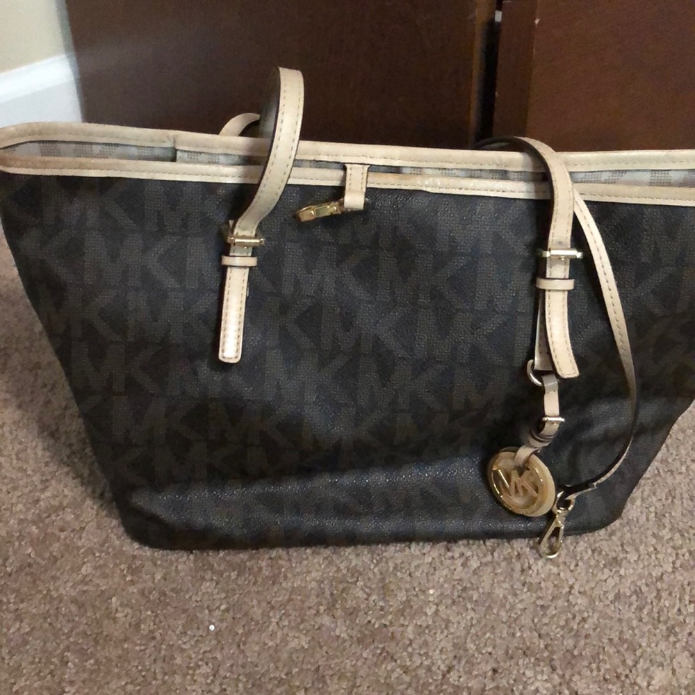 Excellent condition Michael cores tote bag